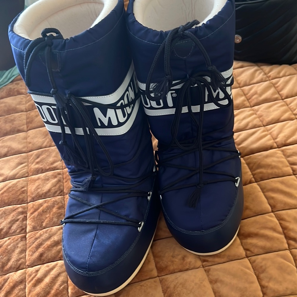 Moon boots